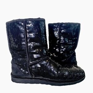 Ugg Classic short Sequin Boot size 9